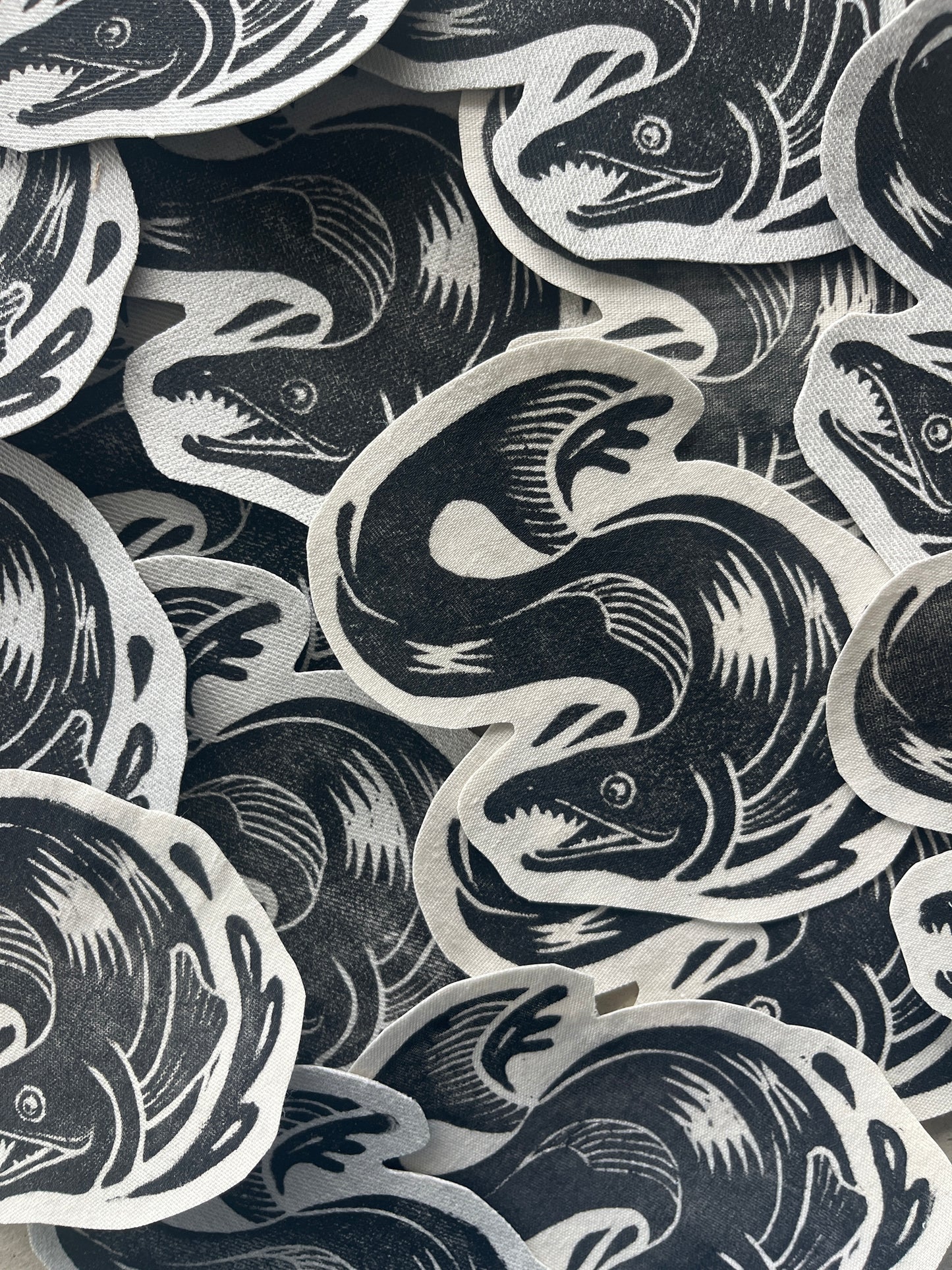 Run! Black & White Salmon